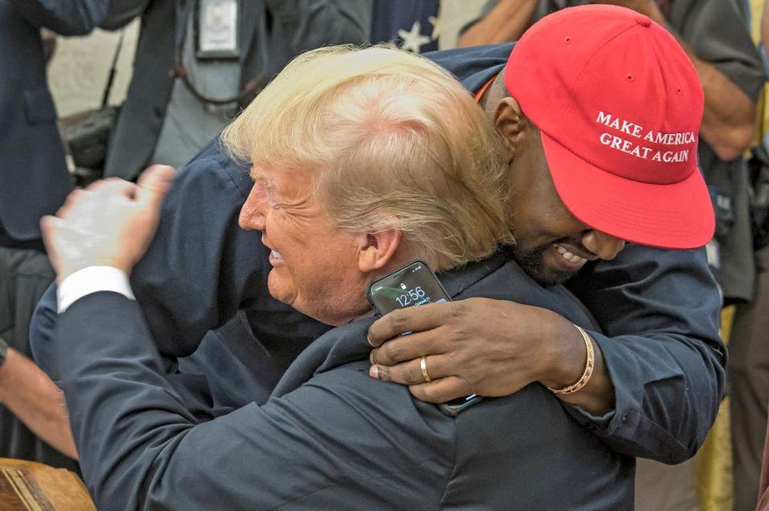 🏰 Robot amigolar, açık alanda yemek deneyimi, Kanye West