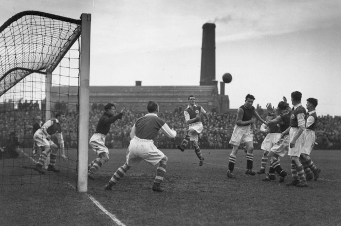 https://www.whoateallthepies.tv/portsmouth/214348/retro-football-13-great-photos-of-the-1939-fa-cup.html