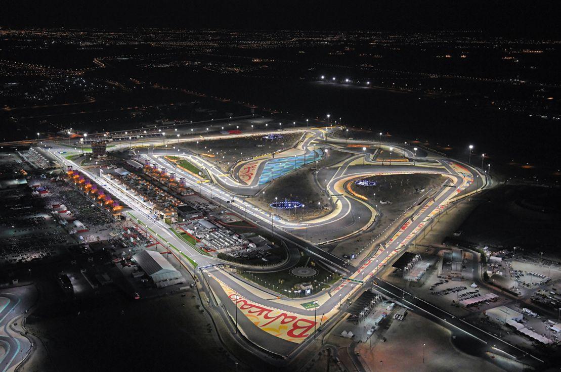 https://www.outlookindia.com/outlooktraveller/photos/floodlit-bahrain-international-circuit/8016