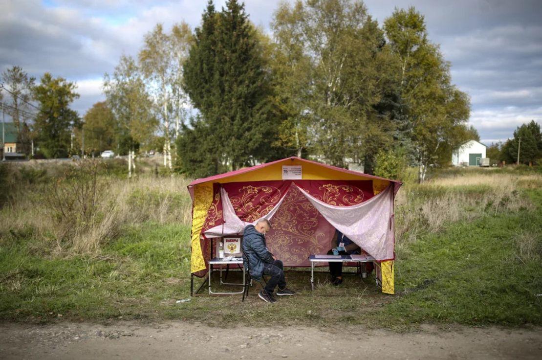 Evgeny Feldman/AP