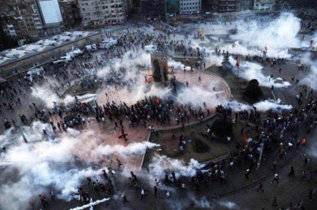 Yakın Geçmiş: Protesto