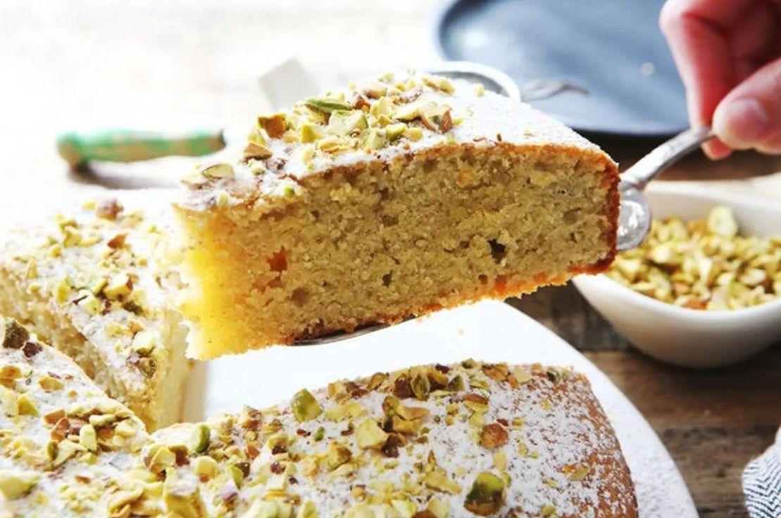 Kakule ve antep fıstıklı bademli kek. Kaynak: NYT Cooking