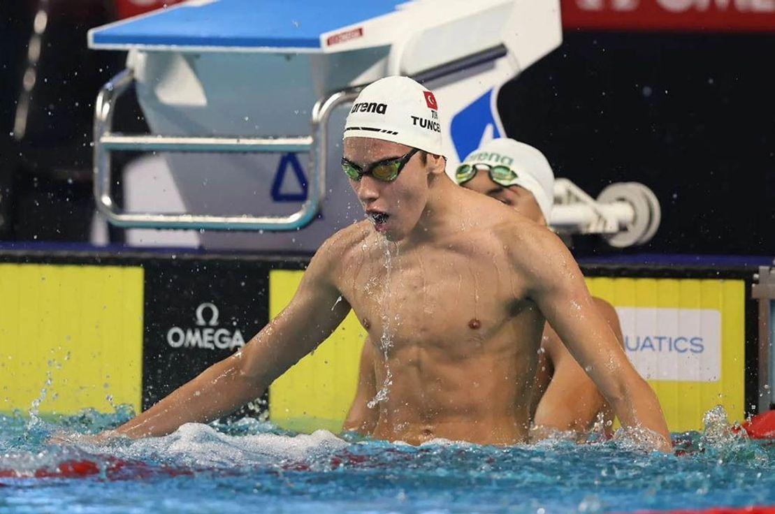 🏊‍♂️ Yenilgiden öğrenenler, 16 yaşında rekortmen