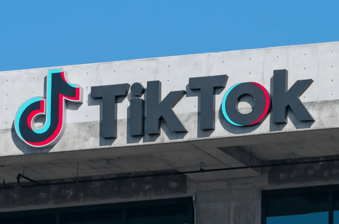 🕰️ TikTok duruşması, Ay zamanı