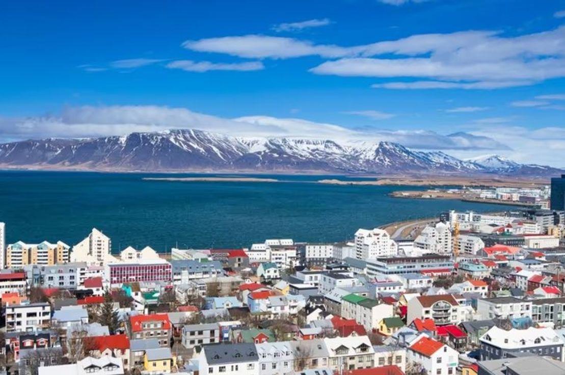🏔️ Tek günlük Reykjavík rehberi, dünyanın en eski kütüphanesi
