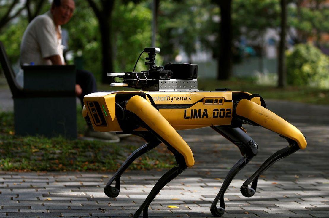 🗞️ Haftanın gündemi, devriye robotlar, Tesla
