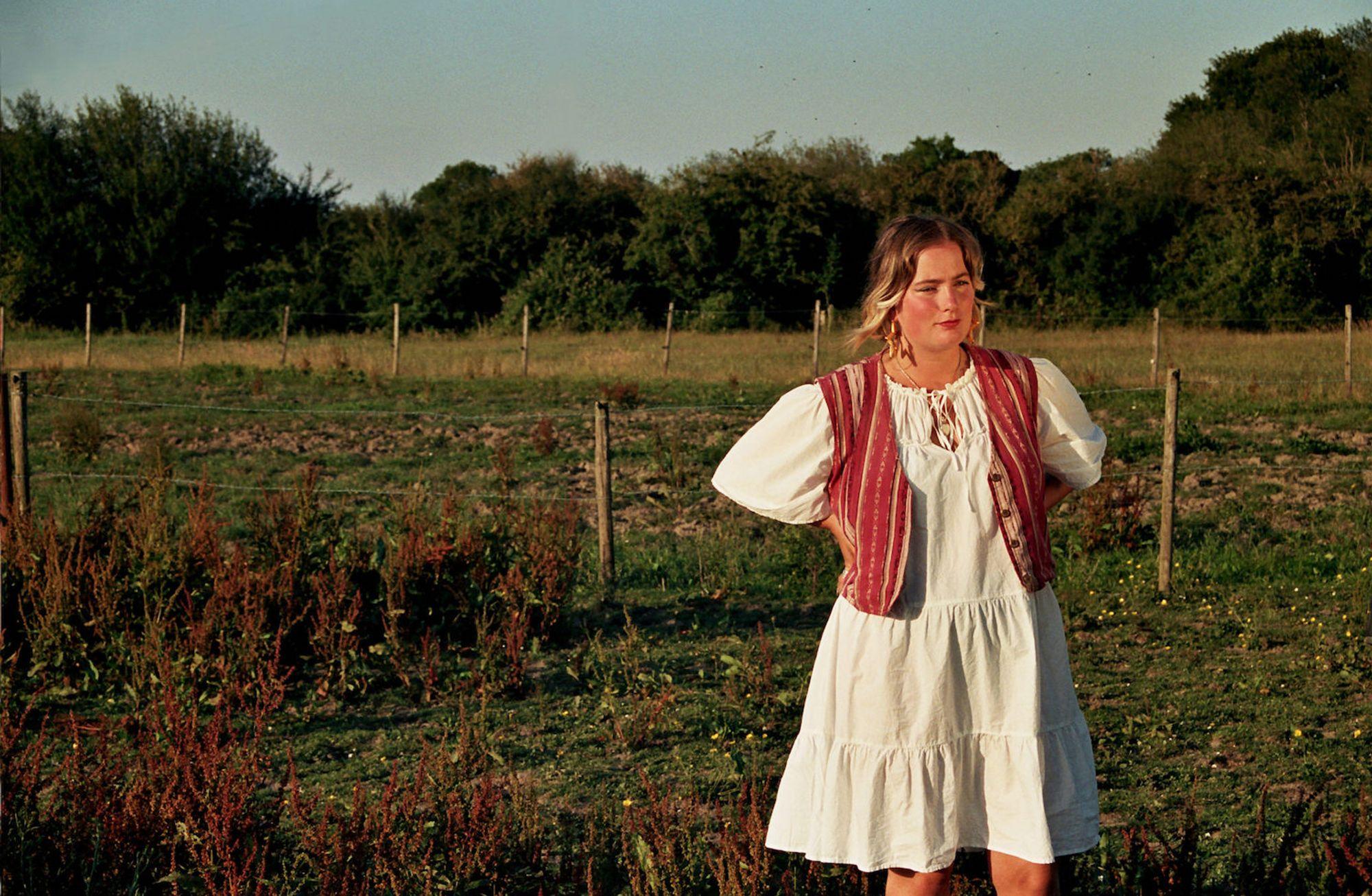 Takım elbiseli erkeklere karşı: Katy J Pearson