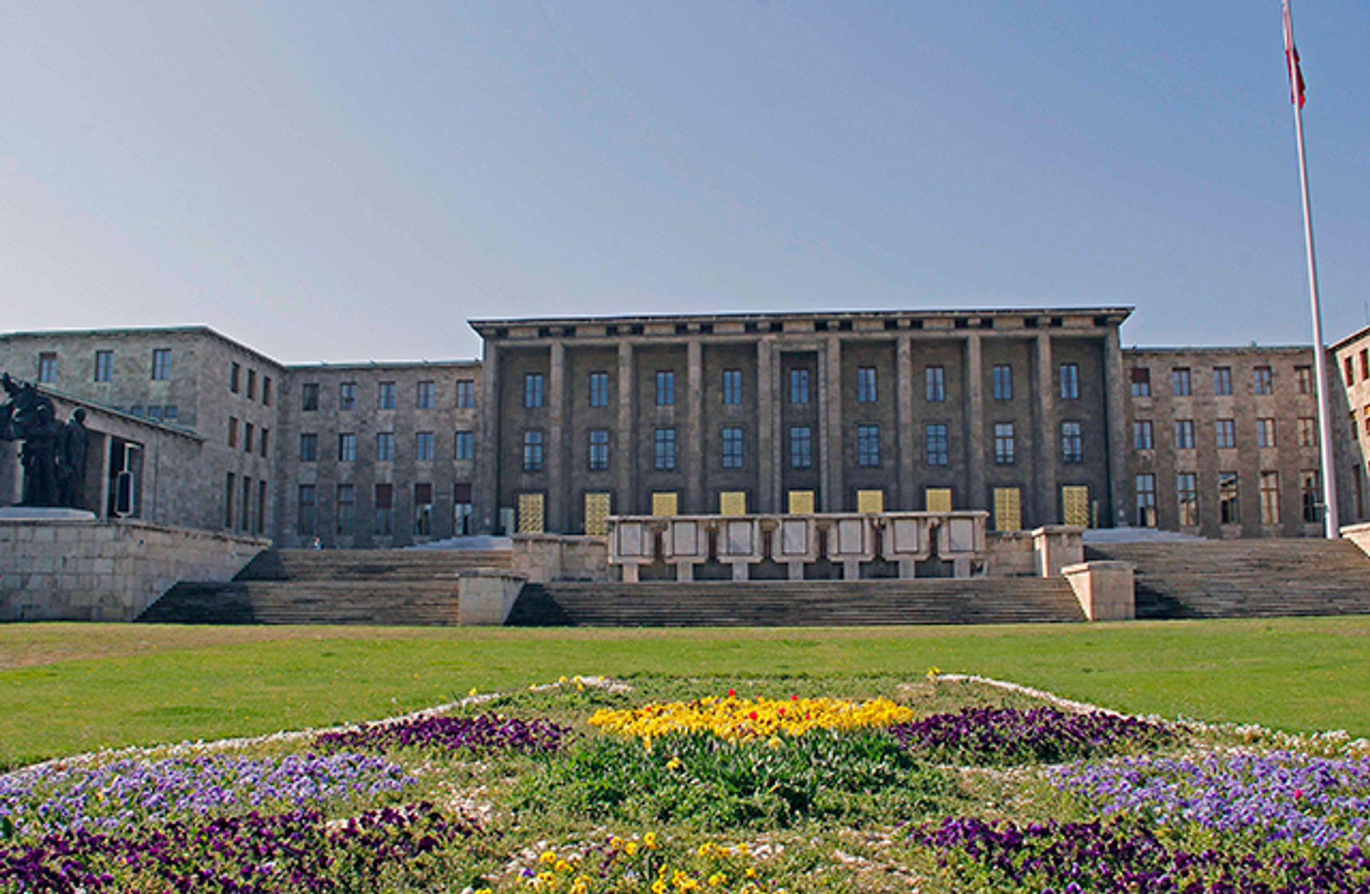 TBMM'de sert tartışmalar