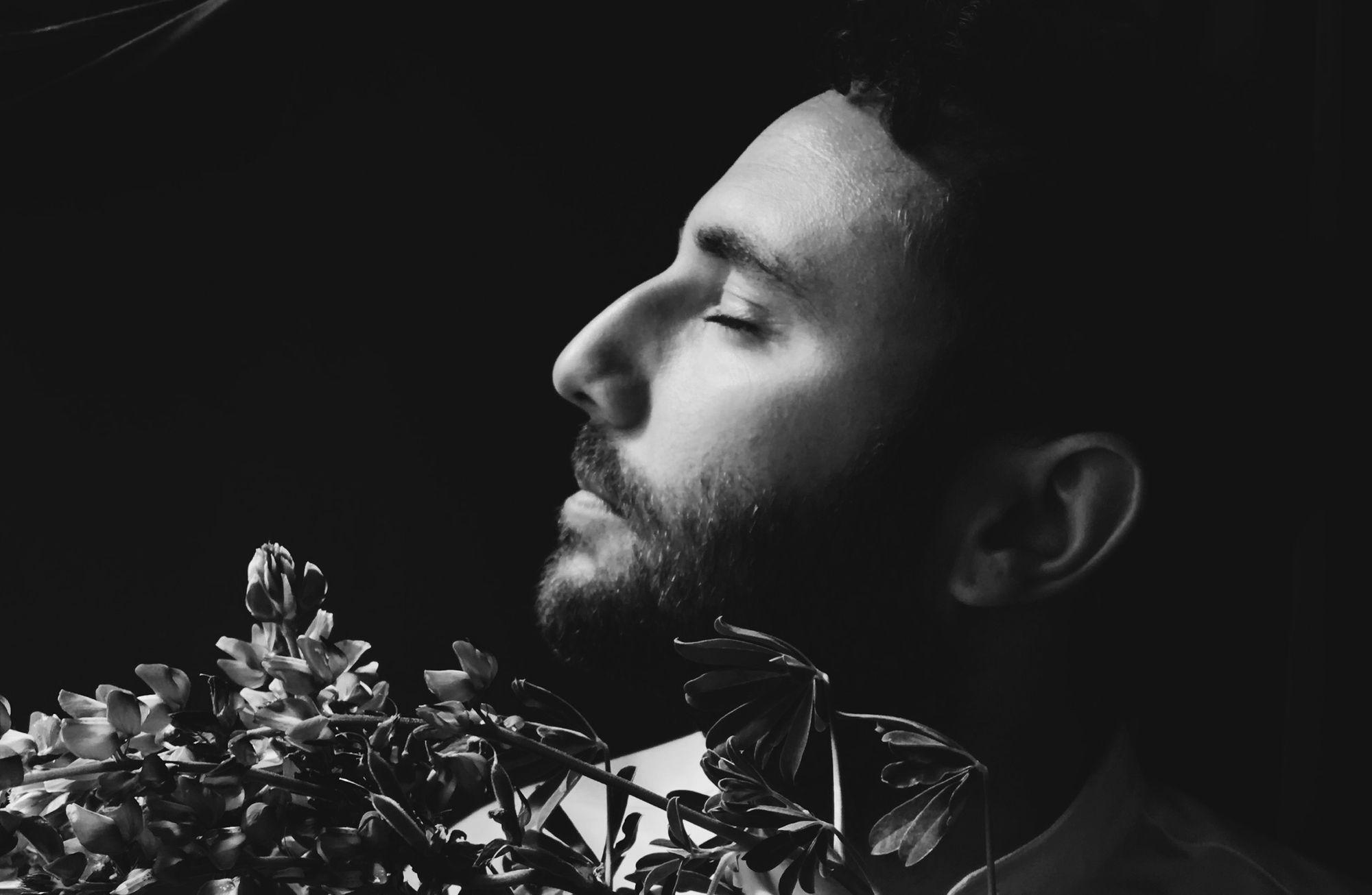 Local Natives’in enerjik üyesi Kelcey Ayer'dan: Jaws of Love.