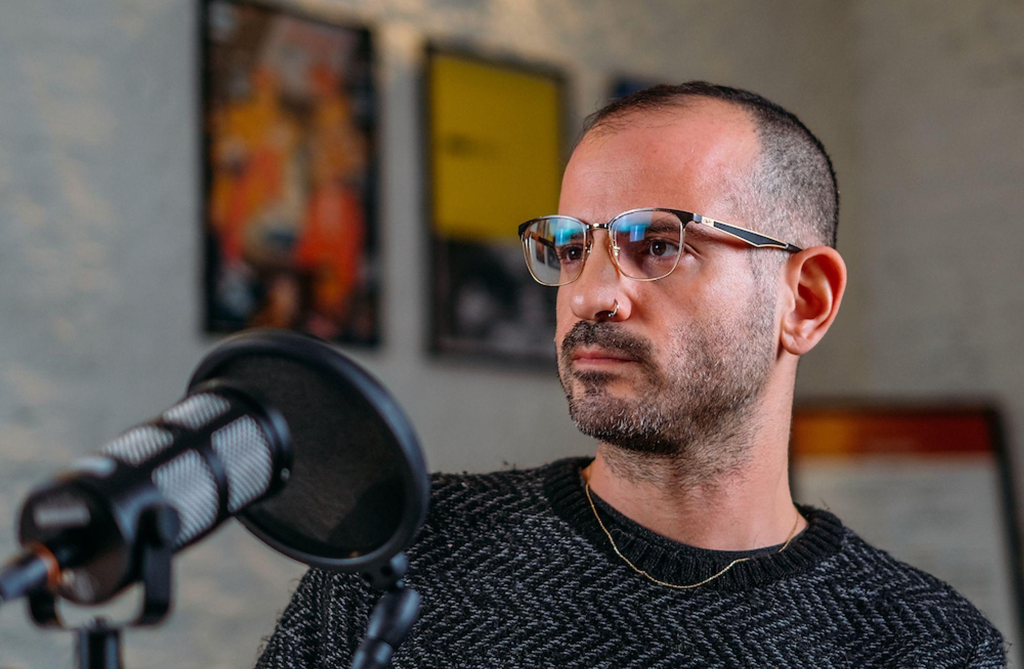 “Benim dönemlerim oluyor. Her dönem bir iki şarkı keşfedip sadece onları dinliyorum"