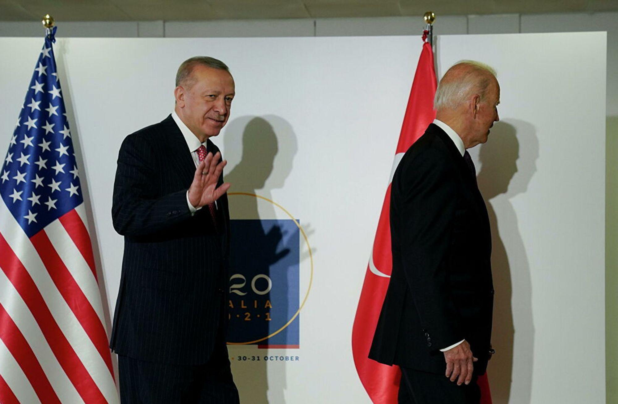 Demokrasi Zirvesi'ne dair tartışmalar