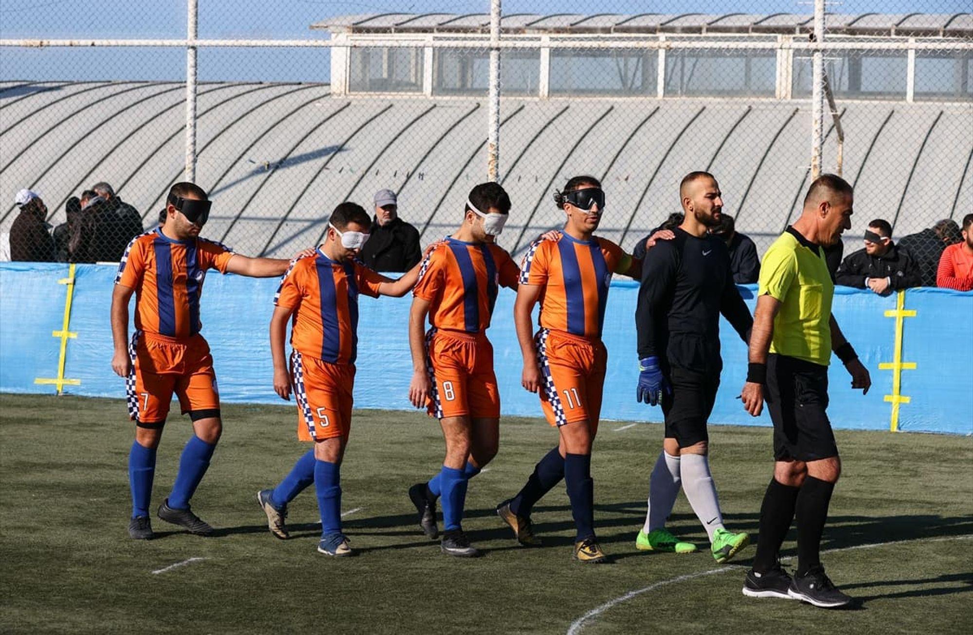 Sesi Görenler: B1 futbolu