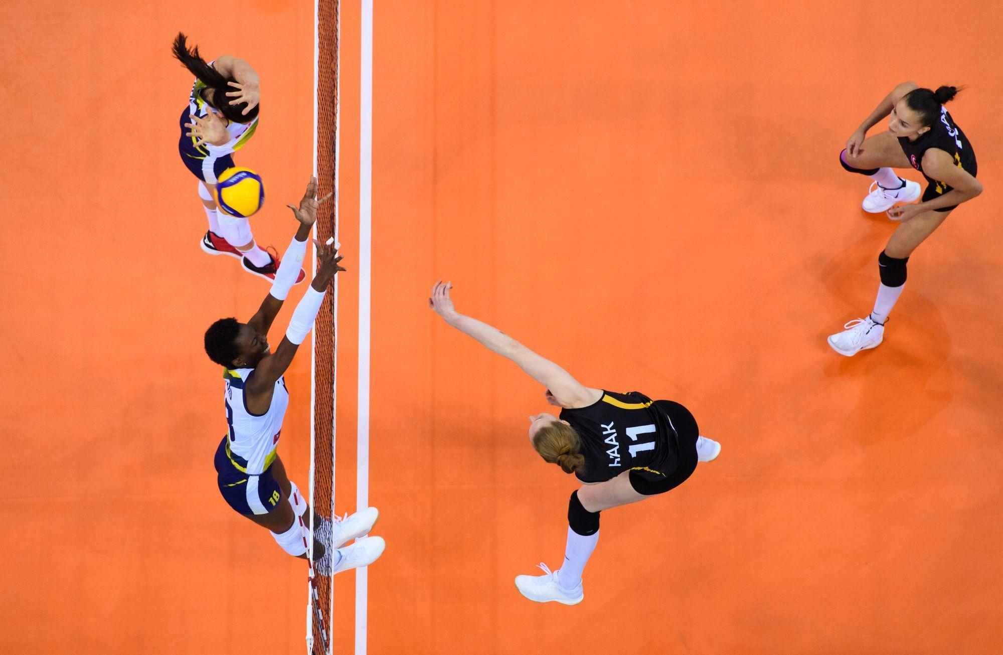 ANINDA KLASİK: VAKIFBANK-IMOCO