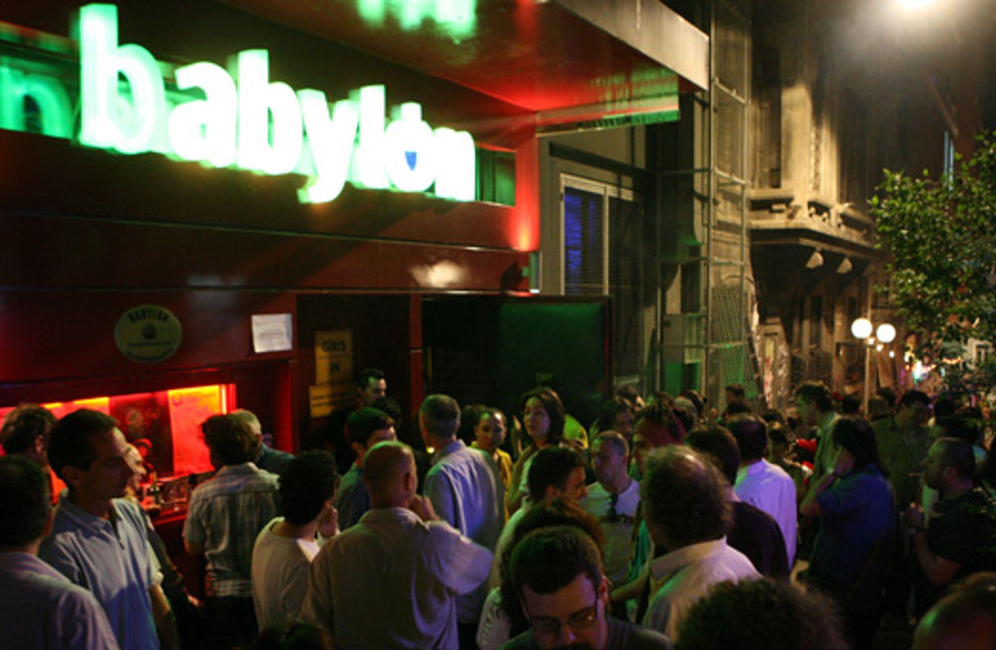 Babylon'un önü