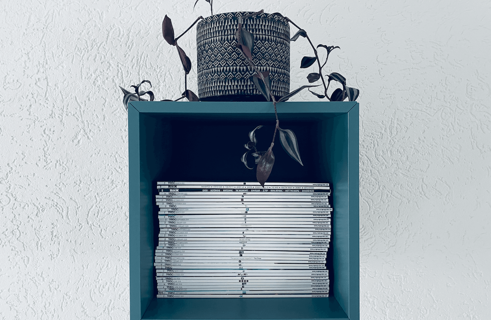 … Dergisi Geldi mi Abi?