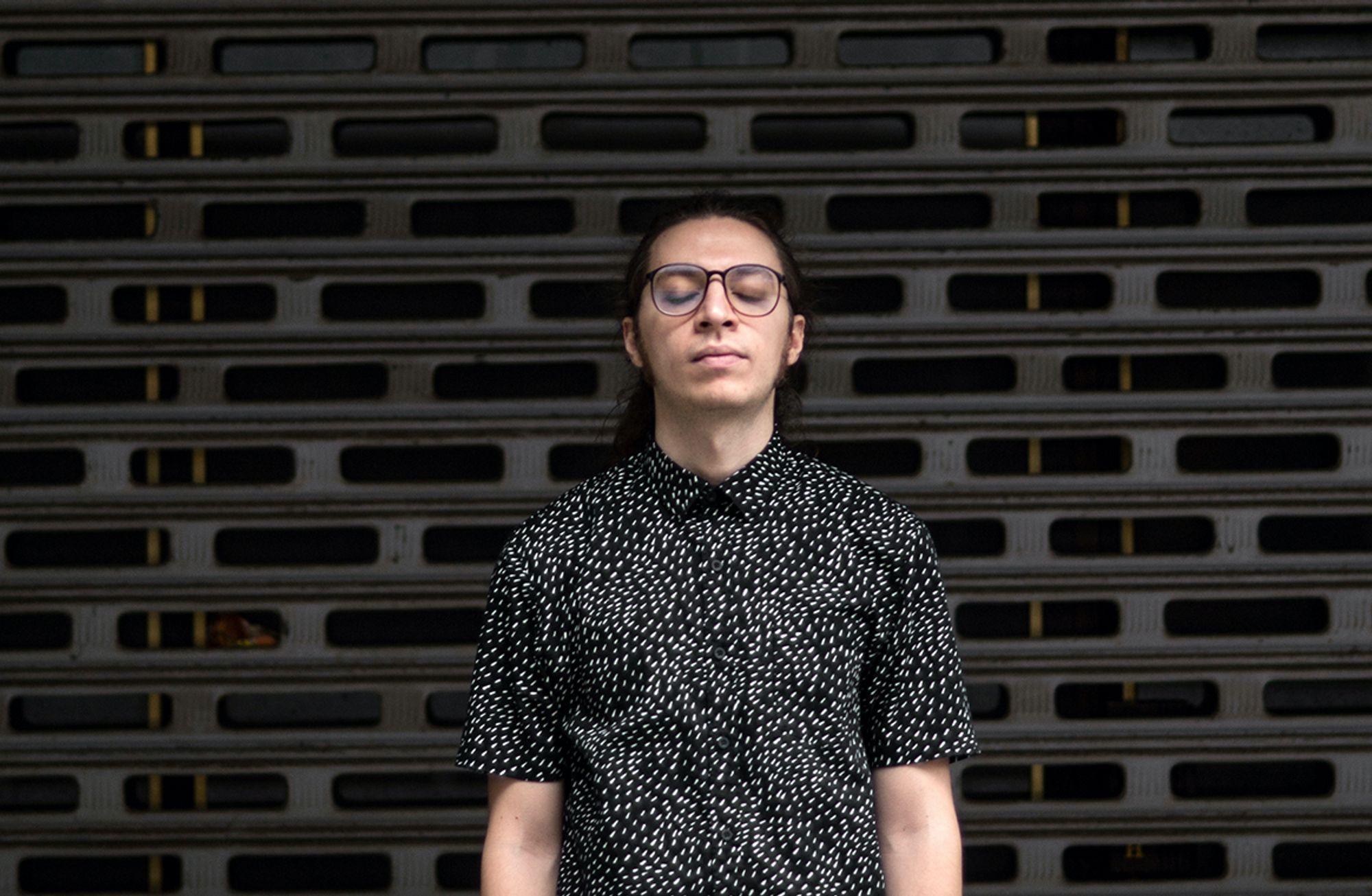 Görsel tasarımın ve electro-tarab'ın kesiştiği noktada: Hello Psychaleppo