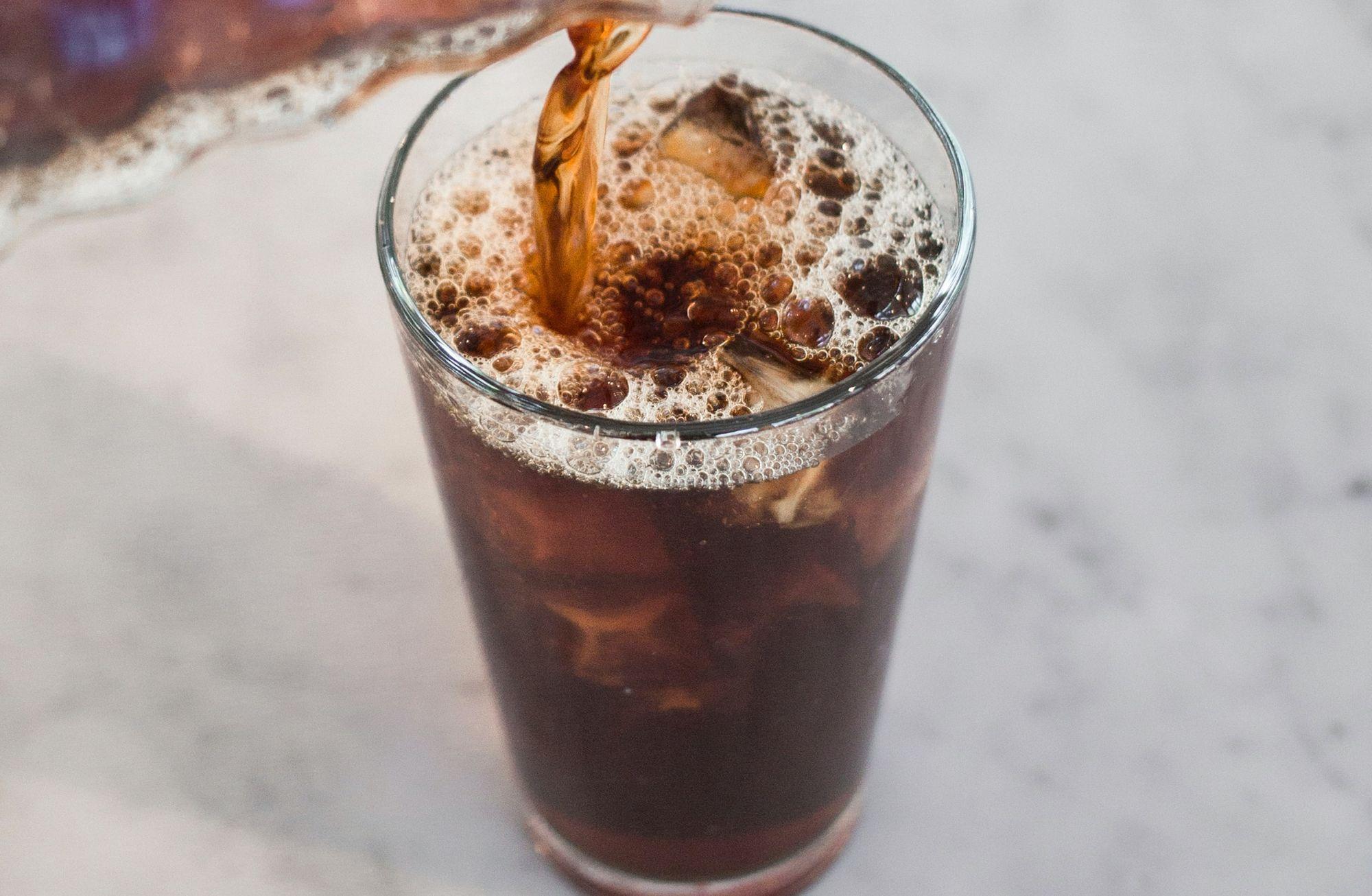 Ekipmansız evde cold brew demleme