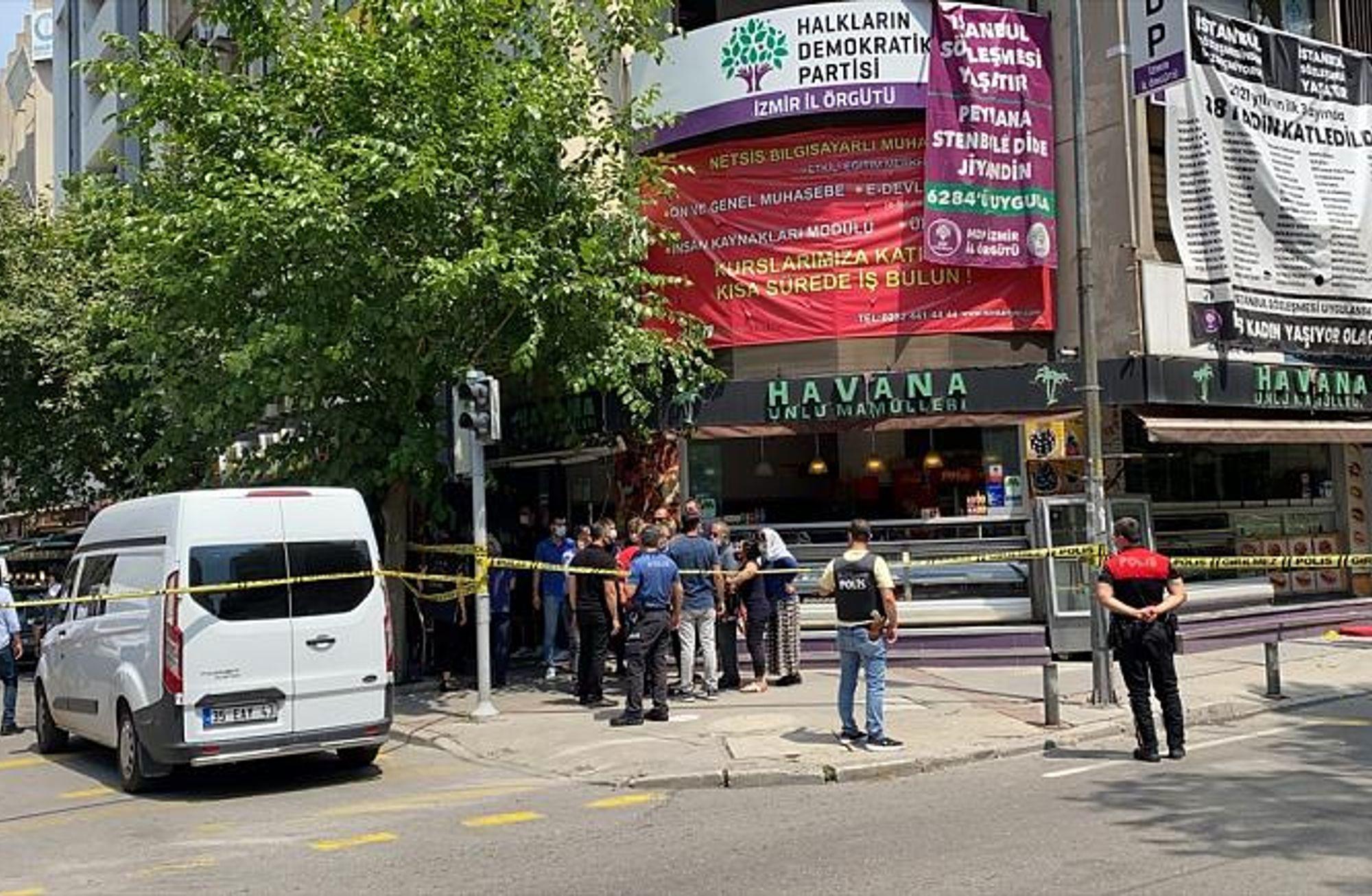İzmir'de HDP binasına saldırı