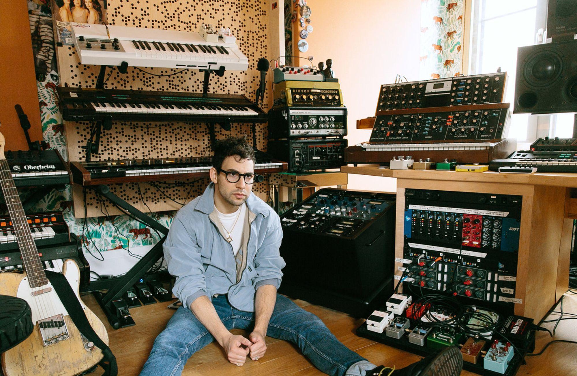 Müzik sektöründe Antonoff tekeli