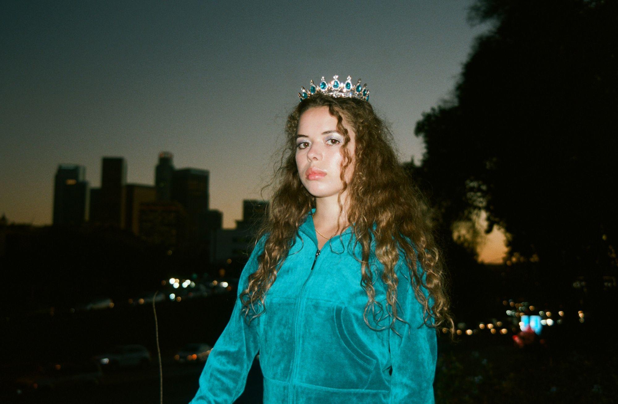 Nilüfer Yanya'nın Miss Universe'üne geri dönüyoruz