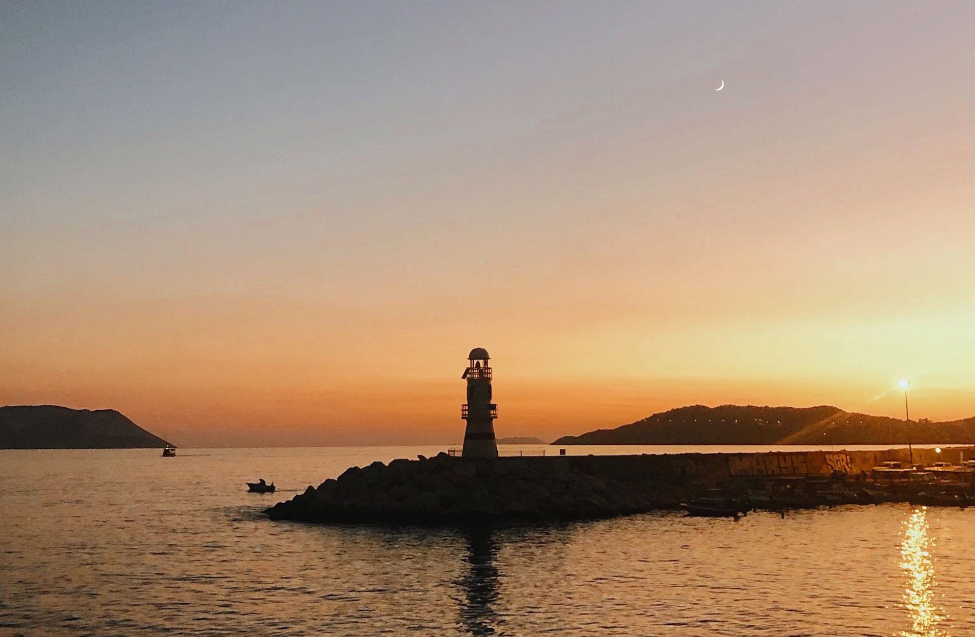 Önü yaş, arkası taş, ortası Kaş