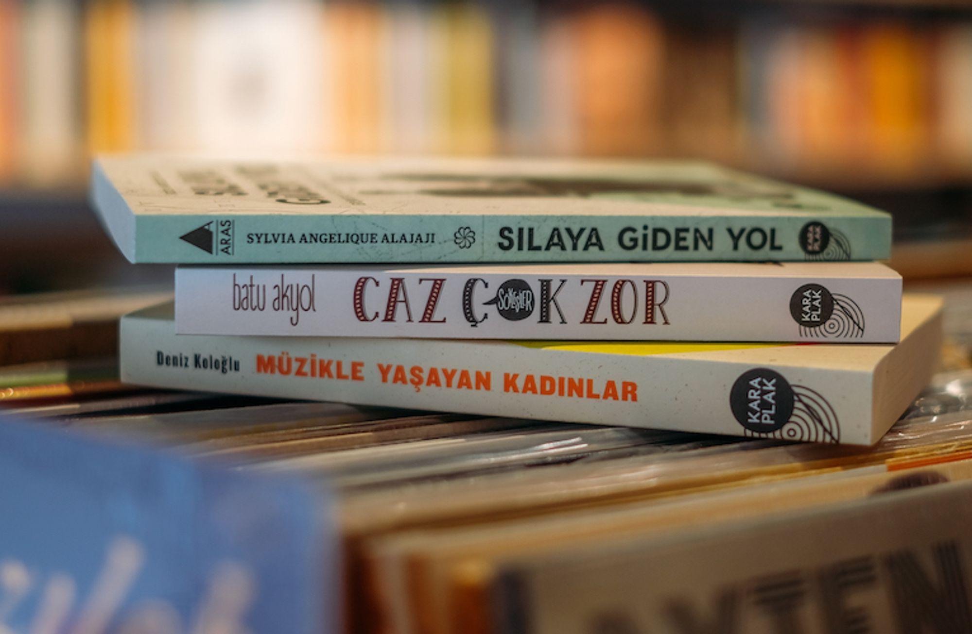 Az ve öz kitap: Kara Plak 
