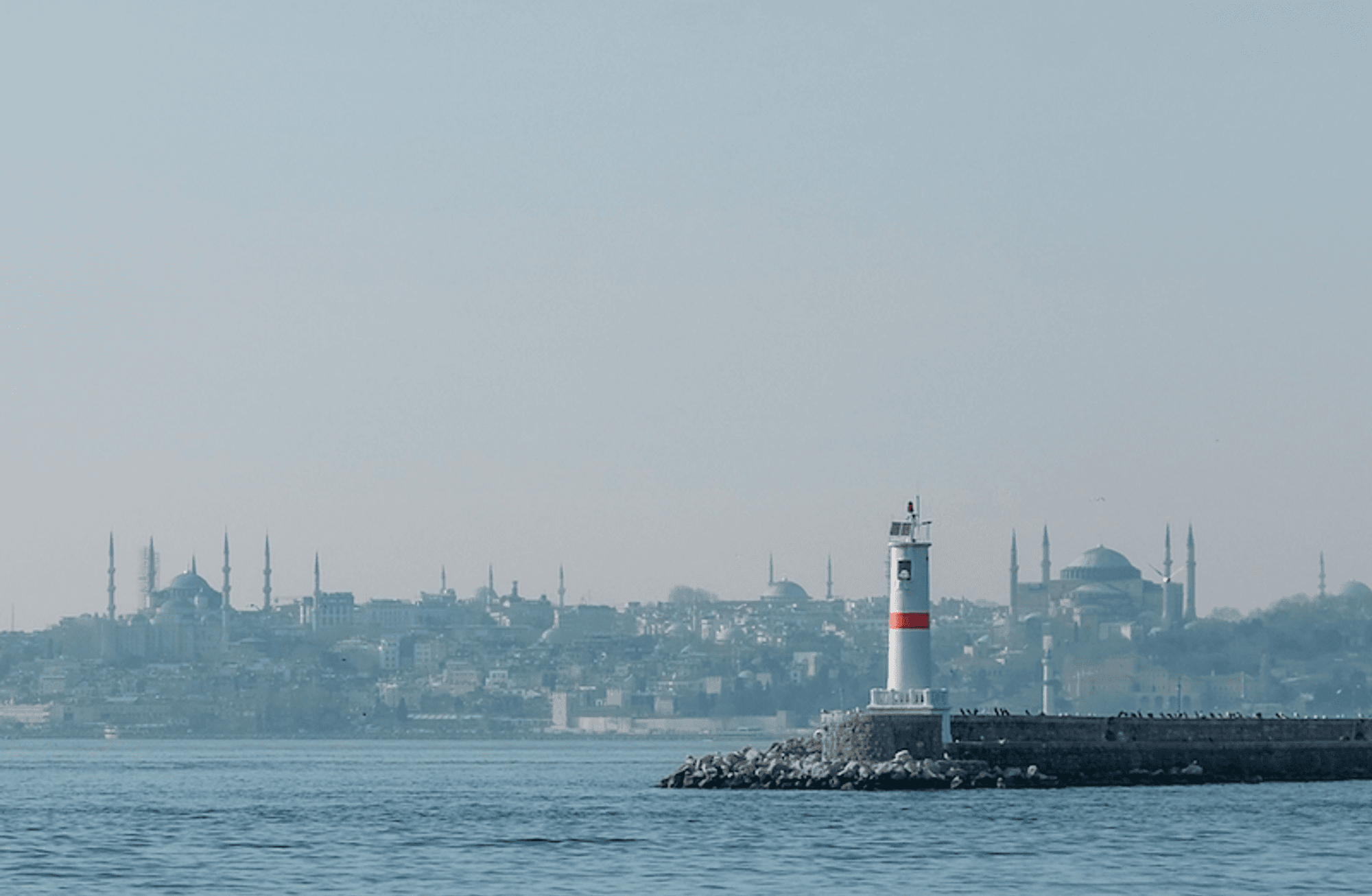 Kadıköylülüğün özünde bir parça da olsa “büyümeye direnmek” yatar.