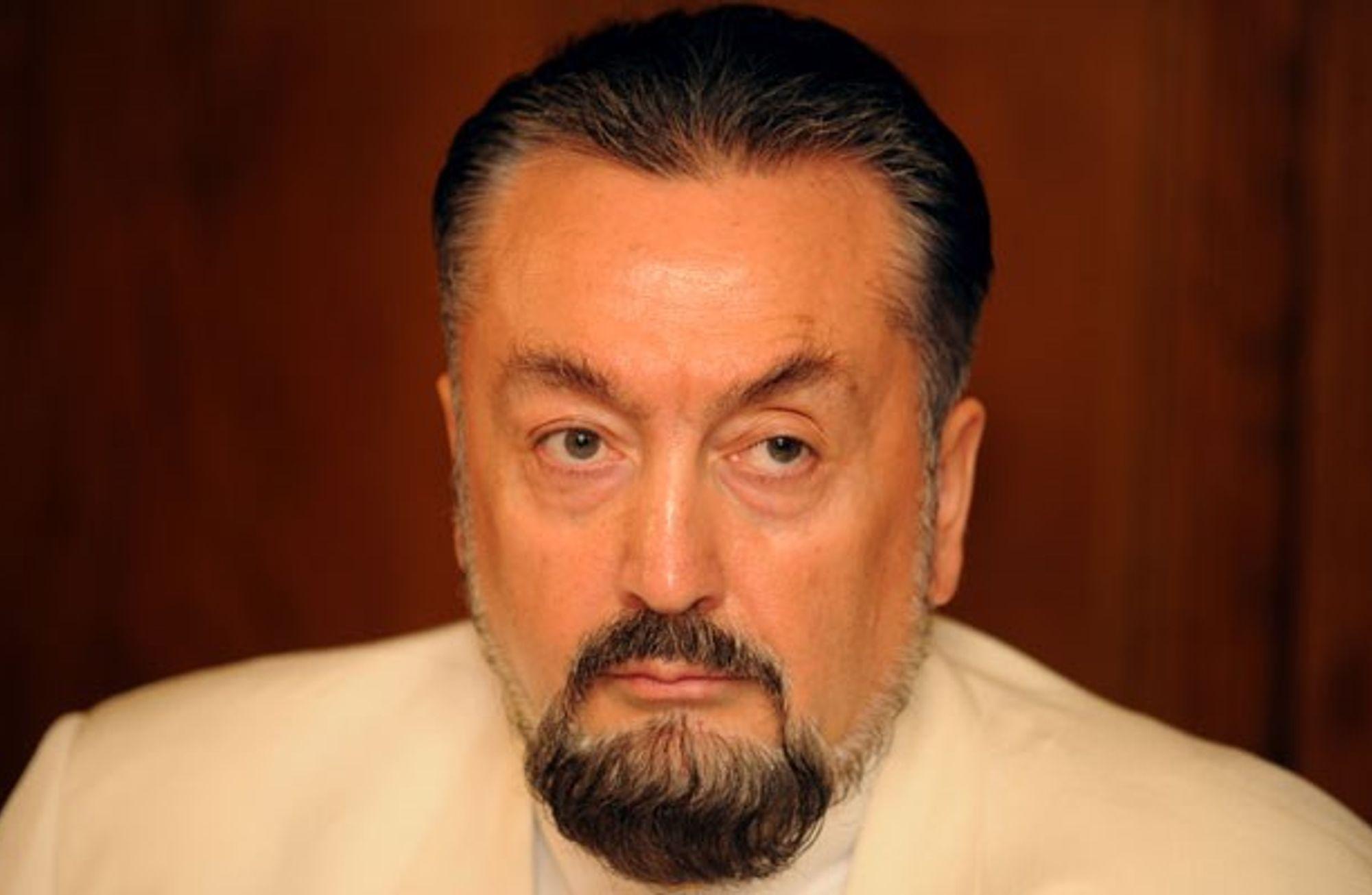 🔔​ Adnan Oktar'a 8 bin 658 yıl hapis cezası