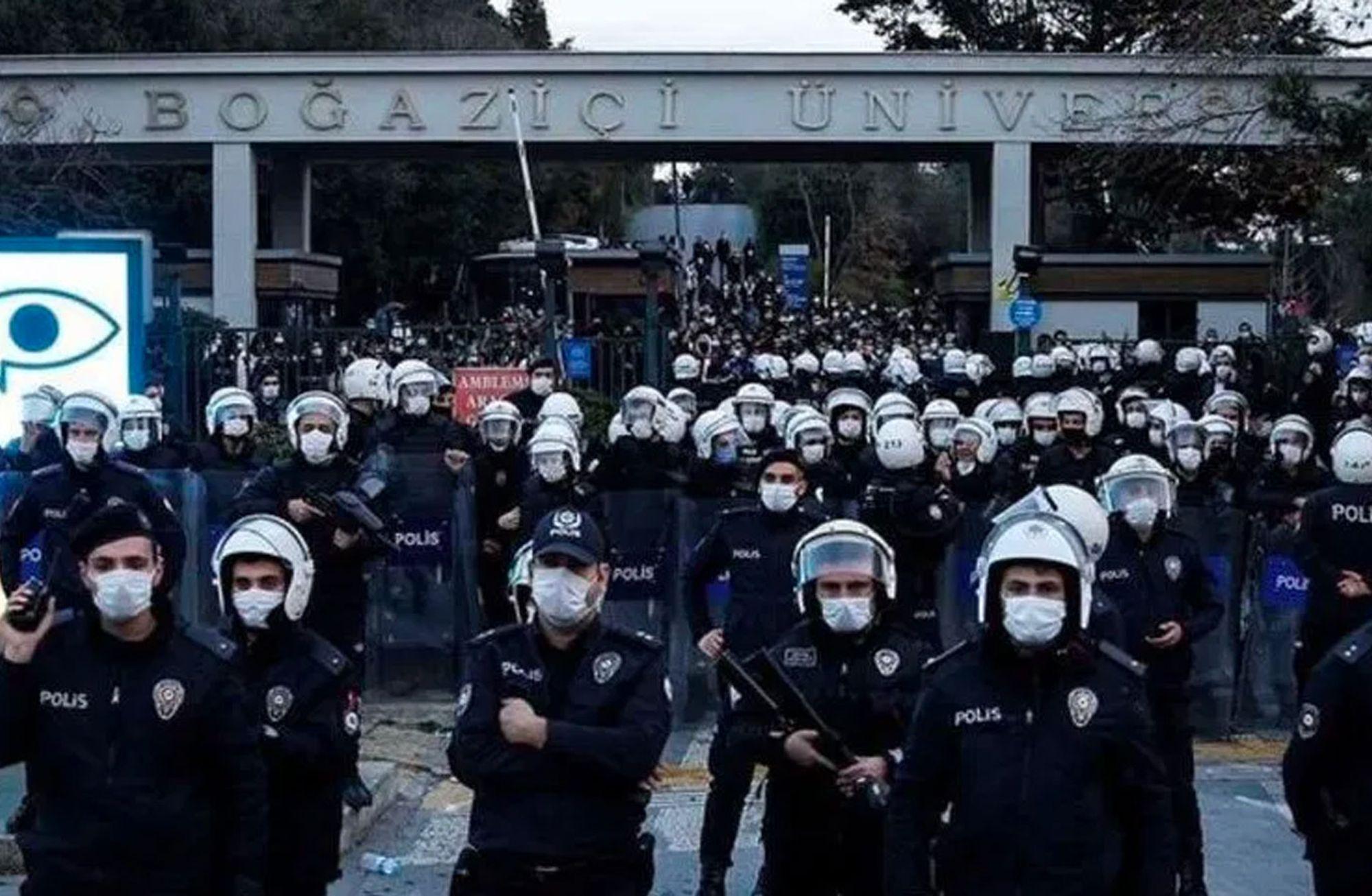 Sanal devriye: 106 bin sosyal medya hesabına inceleme 