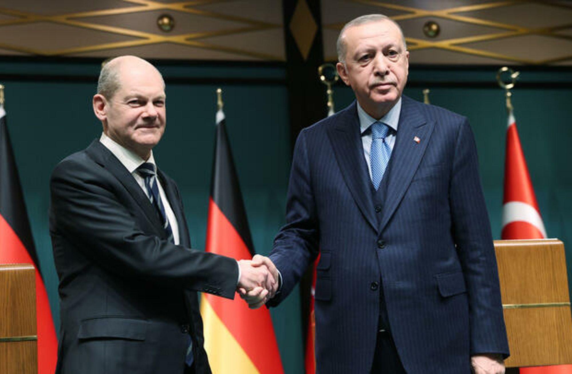 Diplomaside hareketli günler