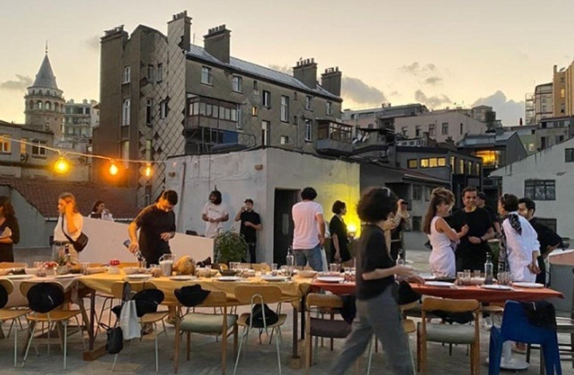 🥂 Tanrı Misafiri