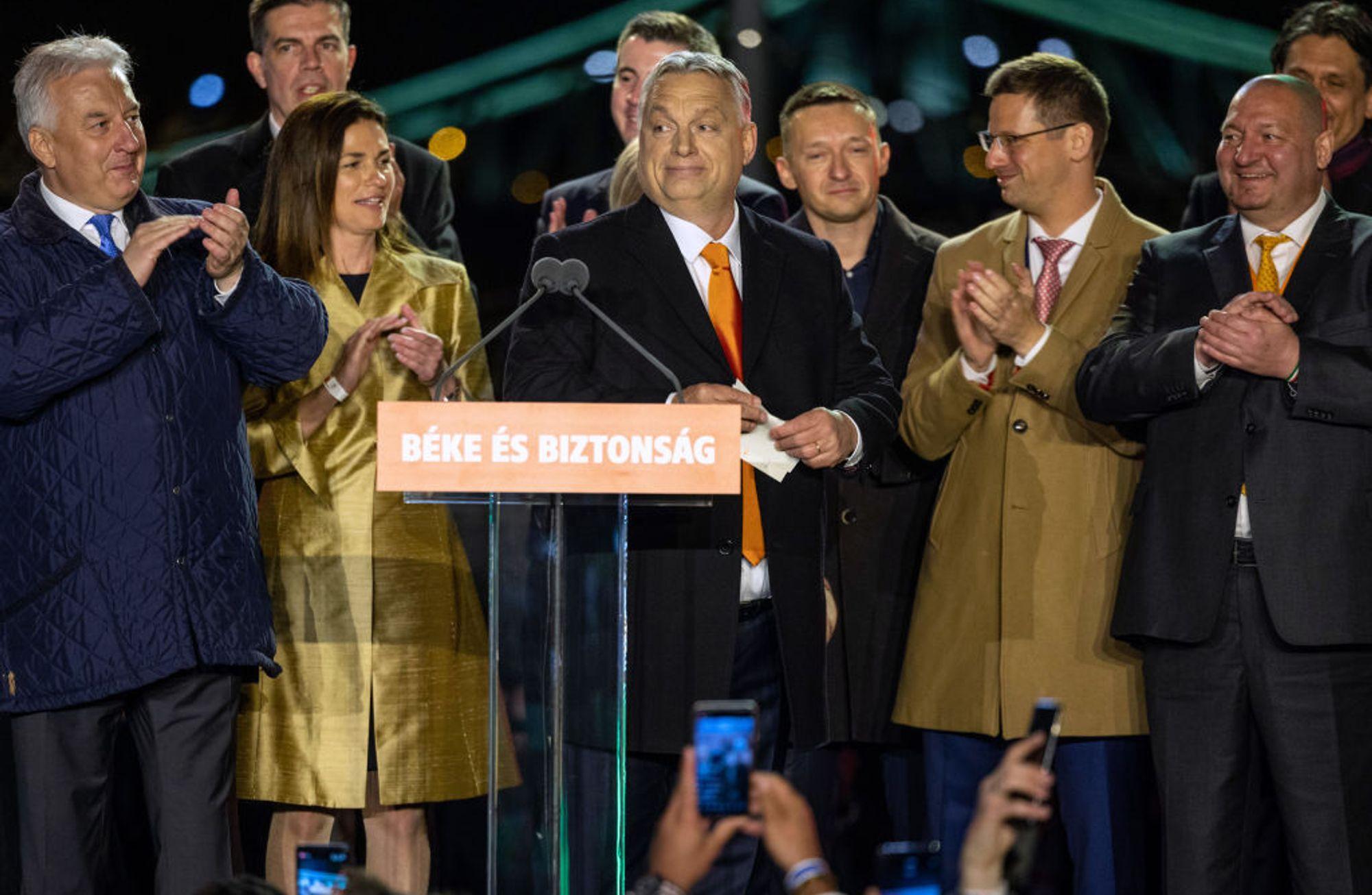 "Aydan görünen zafer": Orbán yeniden seçildi