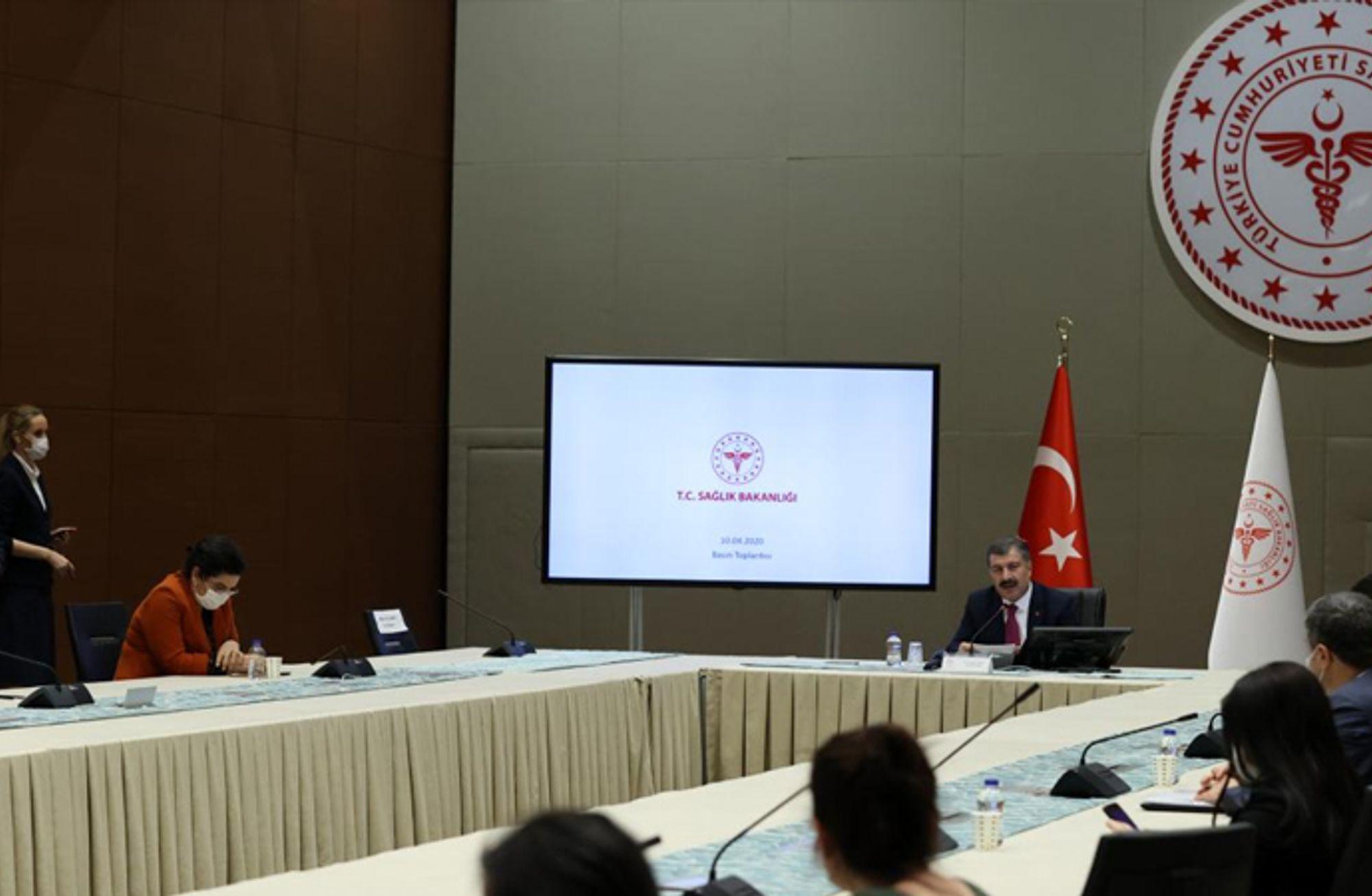Kapalı alanda maske zorunluluğu kaldırıldı