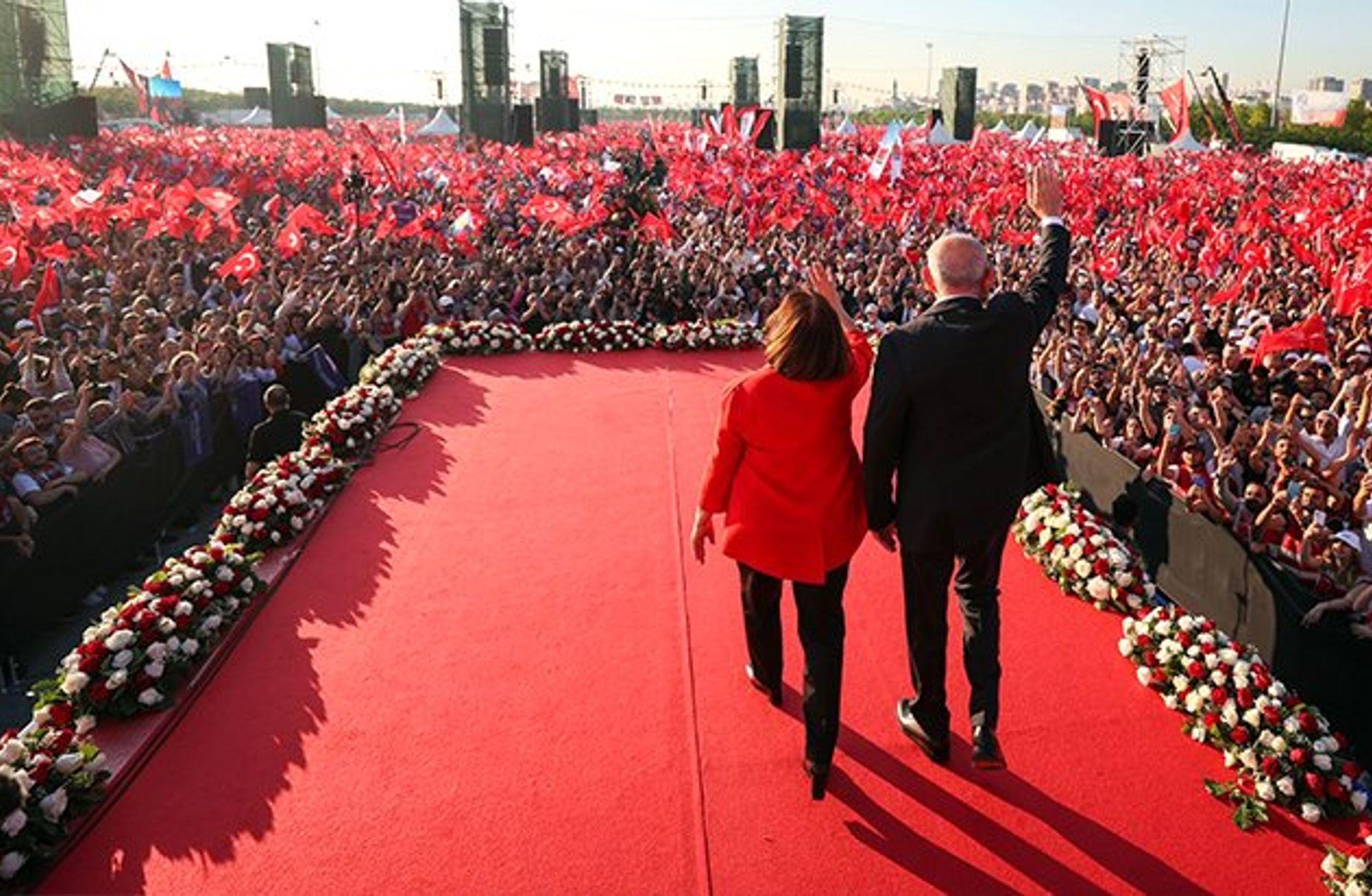 Liderler meydanda: Seçim yarışı başlıyor