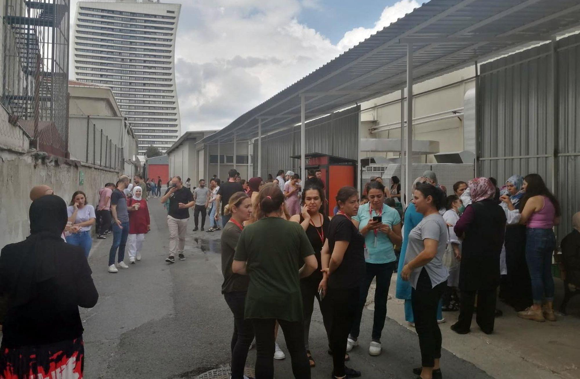🔔 Xiaomi fabrikasında işçiler eylemde