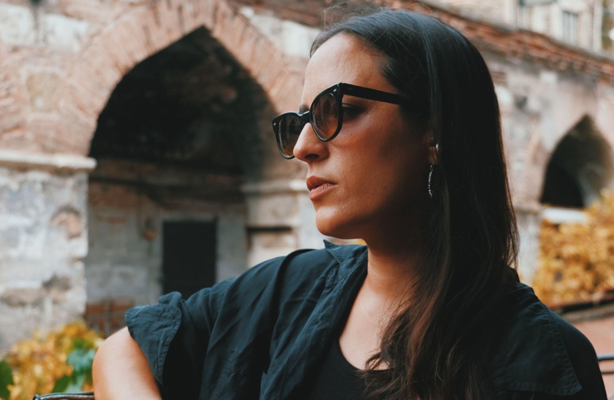 Savaş fotoğrafçısı gibi film çekmek: Azra Deniz Okyay