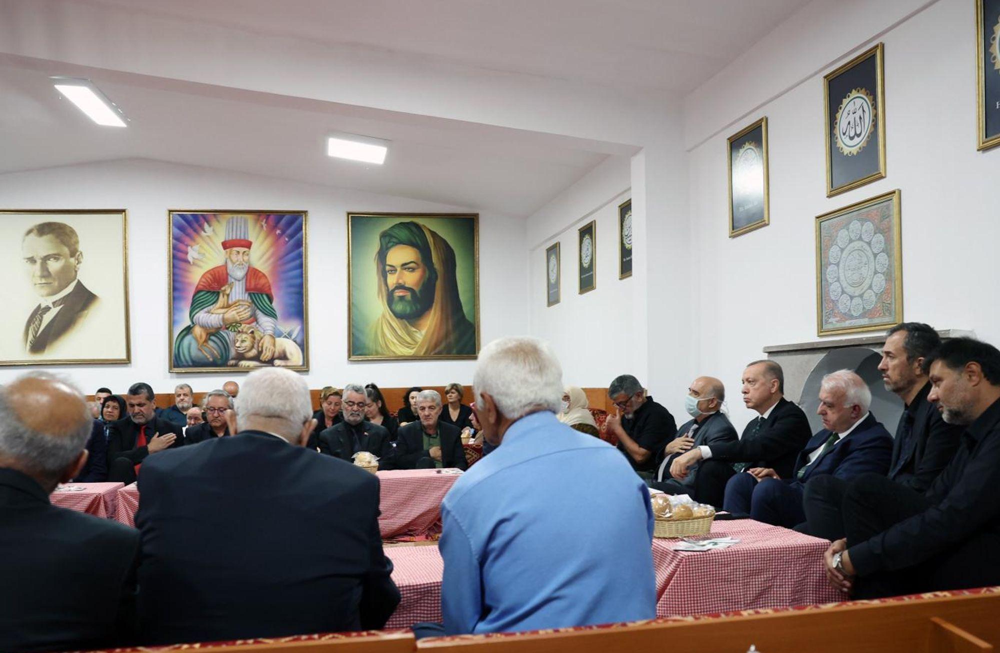 Alevi Cemevleri Başkanlığı: Açılım mı "kayyum" mu?