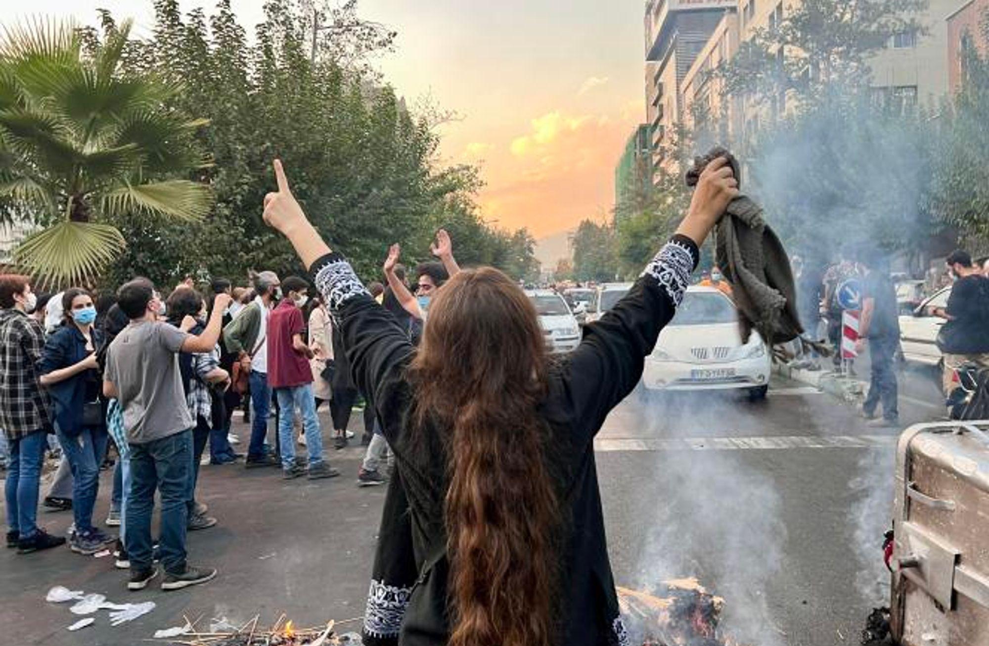 İran’da Mehsa Emini protestoları: Değişim mümkün mü?