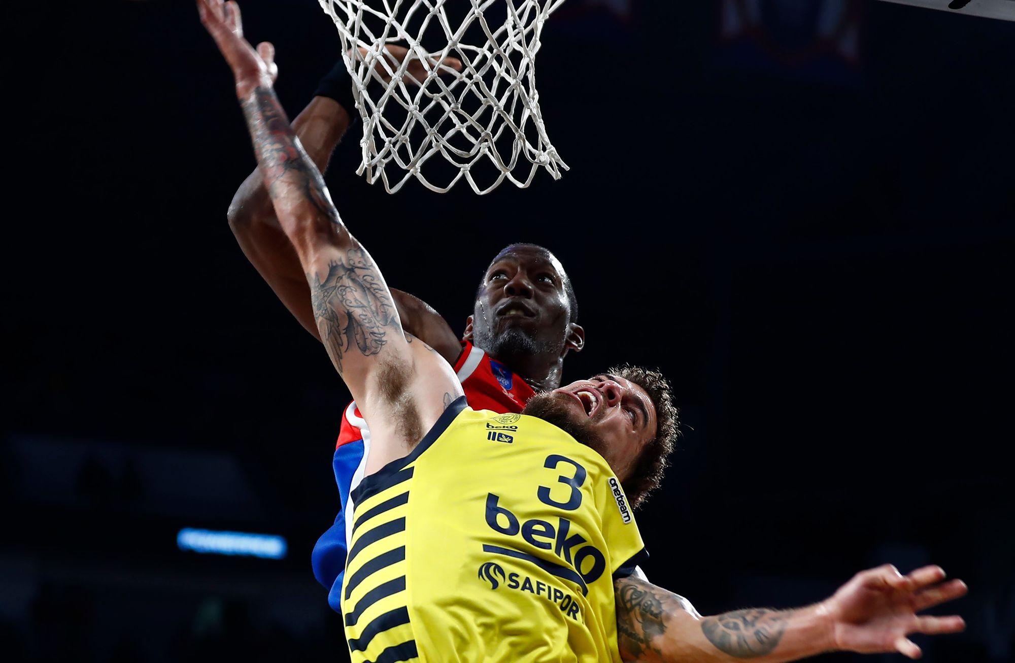 Derbide kazanan Fenerbahçe Beko