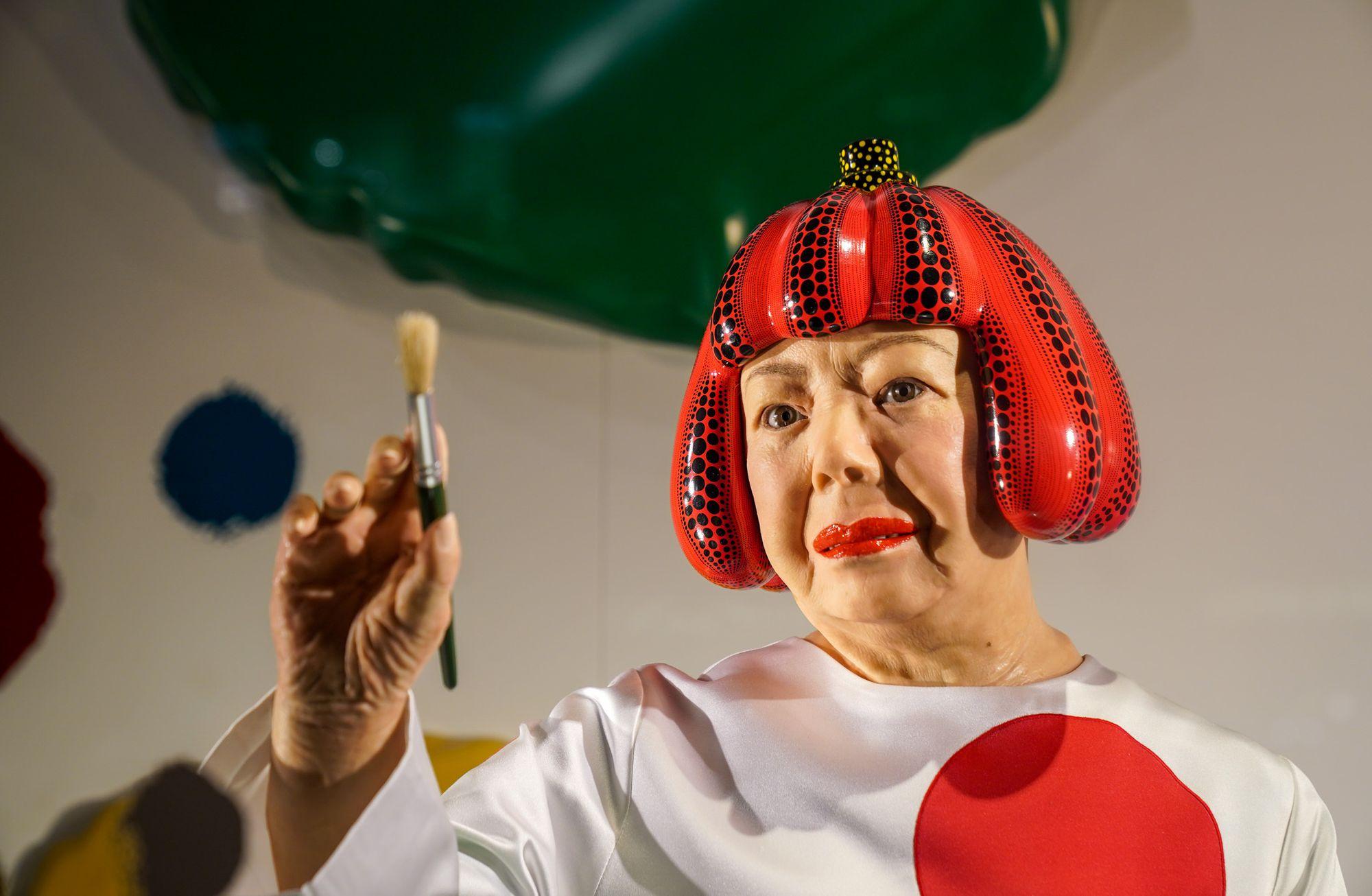 Devasa Kusama Replikaları ve Louis Vuitton