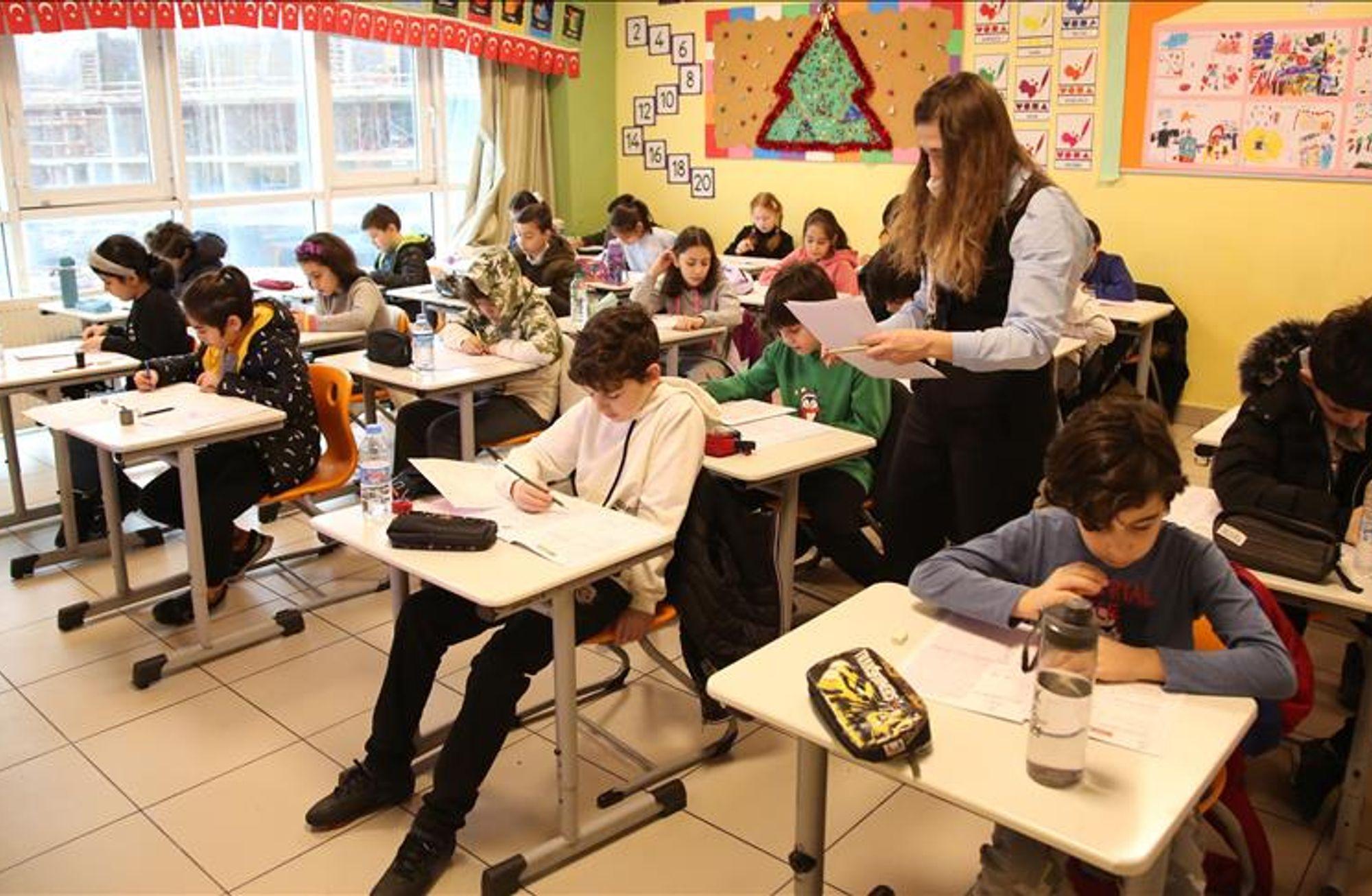 Ne öğretmenler ne veliler mutlu
