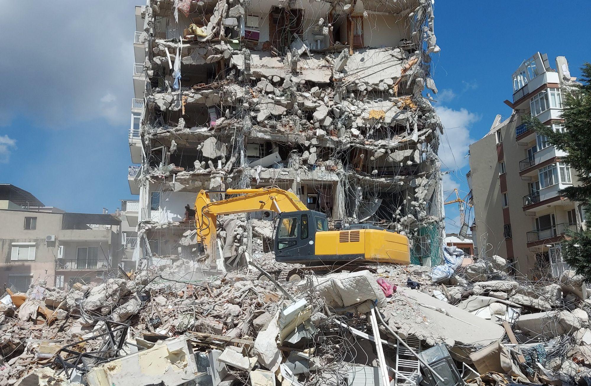 Deprem Sonrası Afet Bölgesinde
Atık Yönetiminin Yürütülmesi
