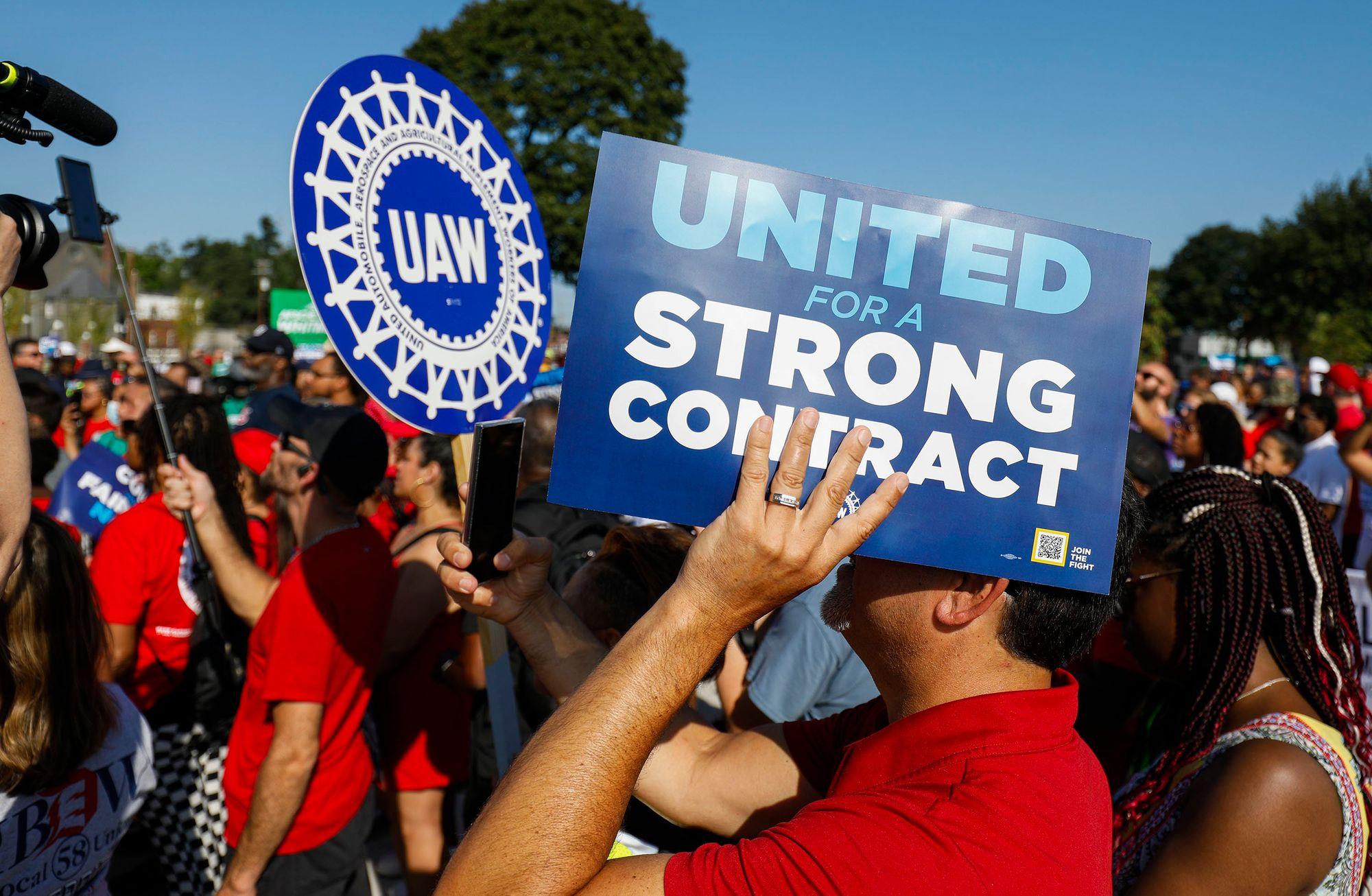UAW'nin sıradaki hedefi 13 yeni otomobil üreticisi