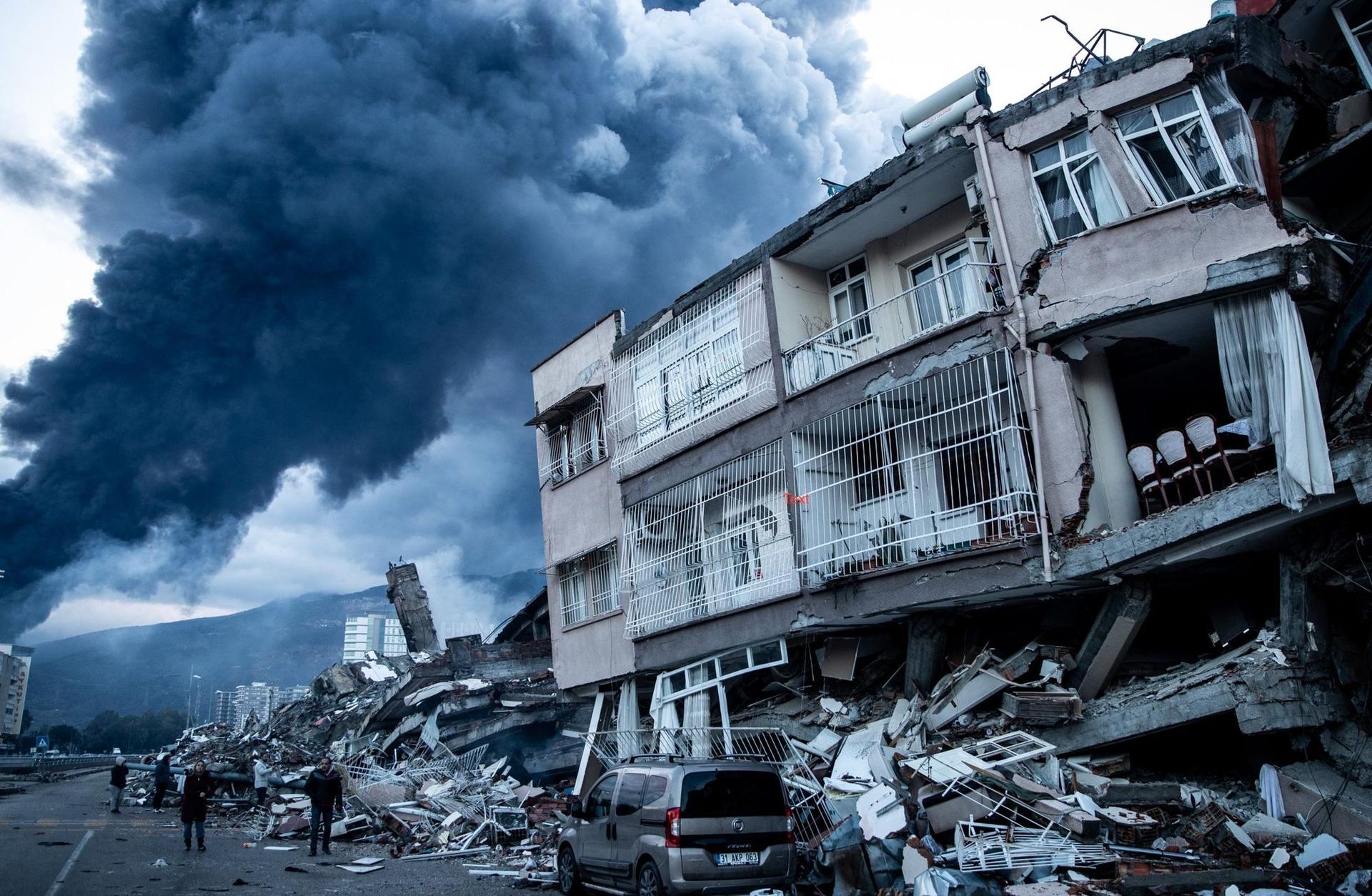 Zincirin son, suçlamanın ilk halkası: Müteahhitler #Adana