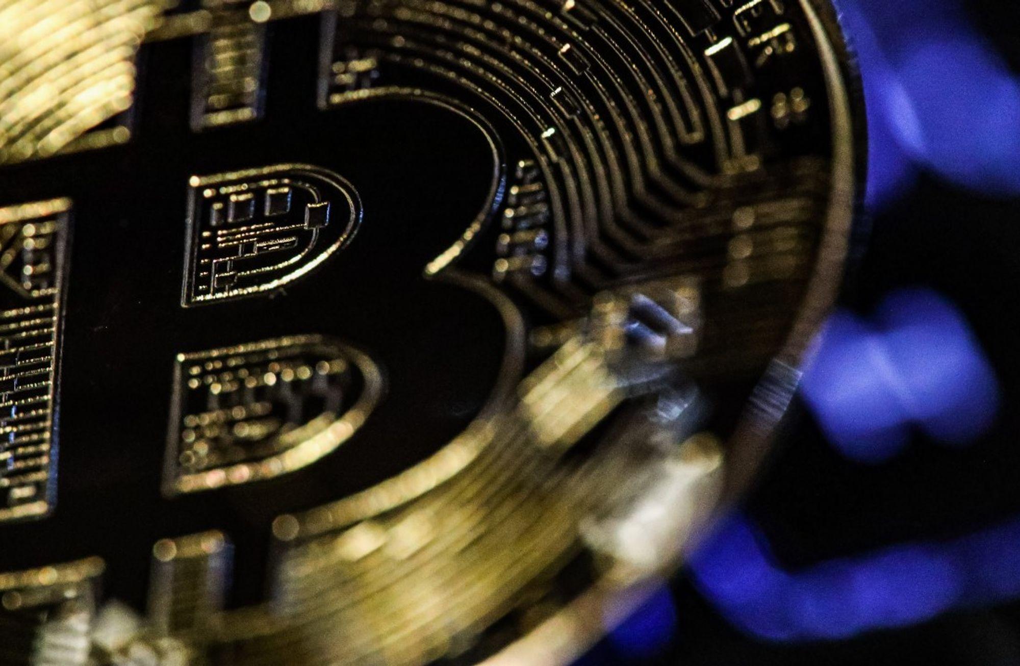 Bitcoin, 10 ay sonra 30 bin dolar barajını aştı
