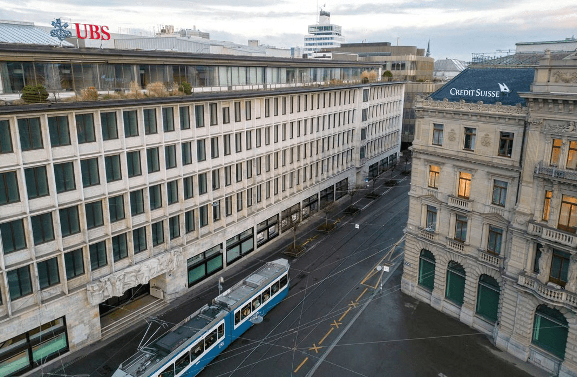 UBS, Credit Suisse geri alım programında değişiklik yaptı