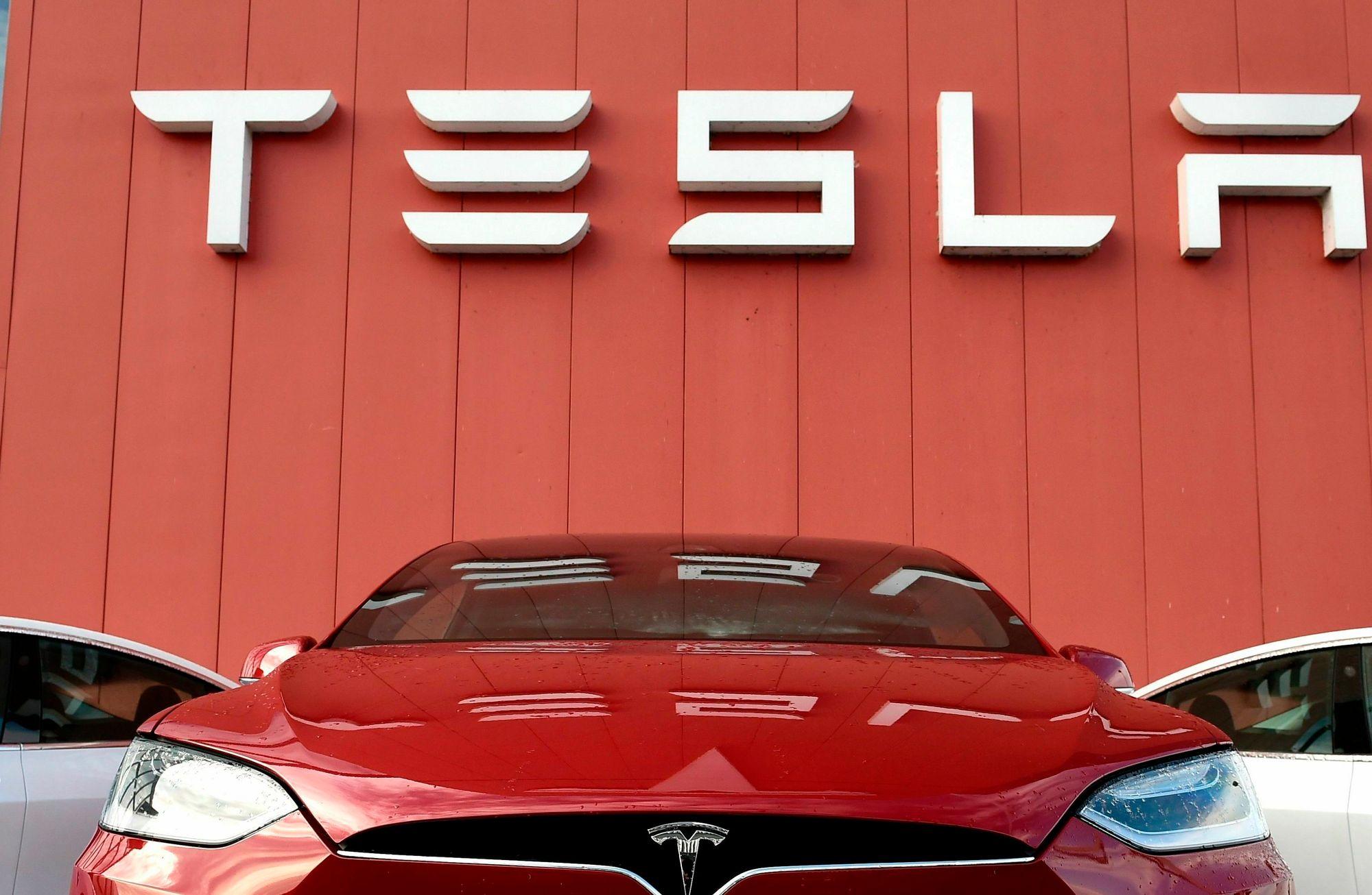Tesla'dan ABD'ye beşinci indirim
