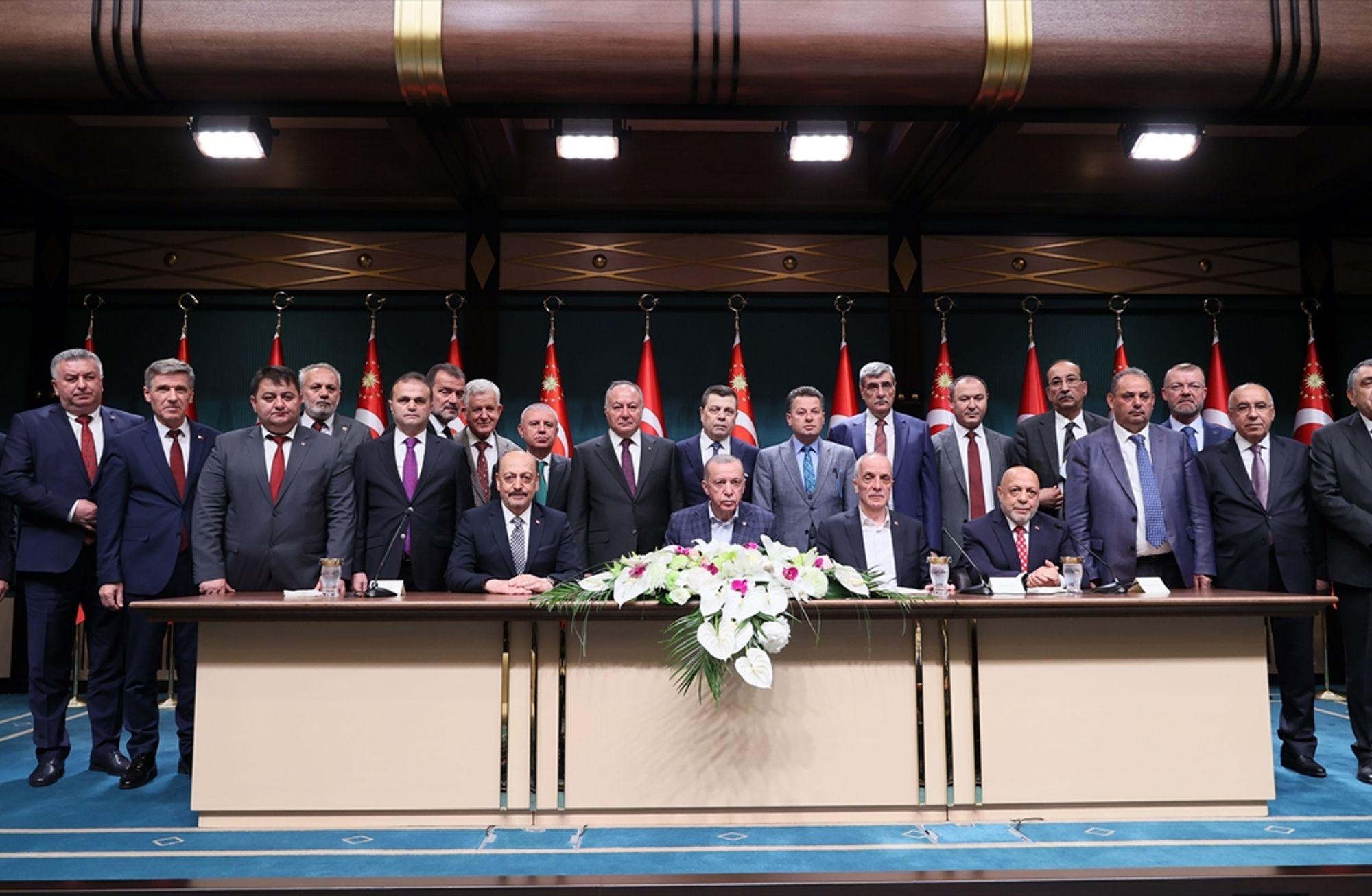 🔔 Kamu işçisine %45 zam, 15 bin taban