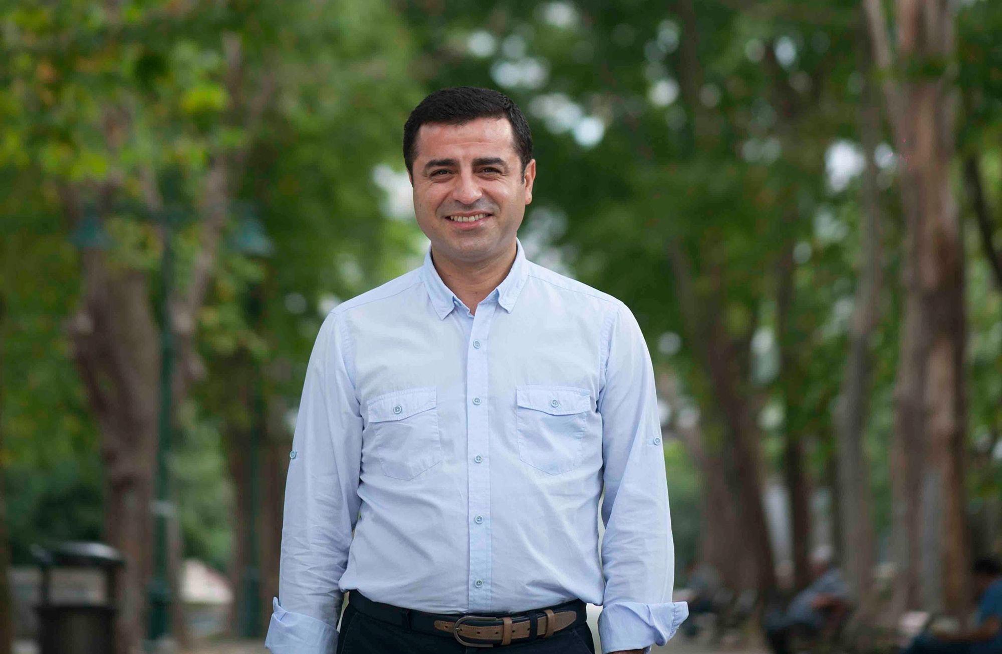 🔔  Demirtaş: “Aktif siyaseti bıraktım”