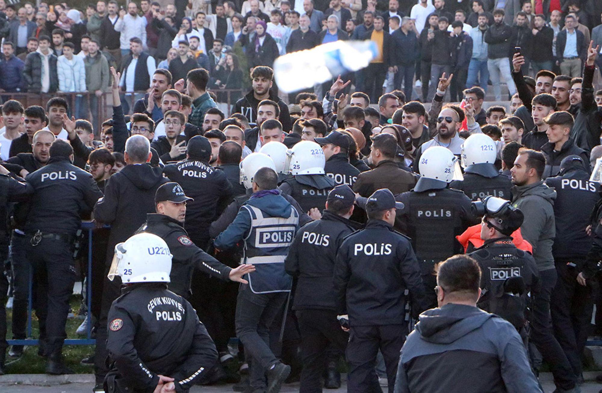 İmamoğlu ve Kılıçdaroğlu’na Saldırı